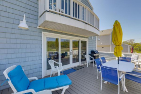 Inviting Rockport Rental with Deck Walk to Beach!